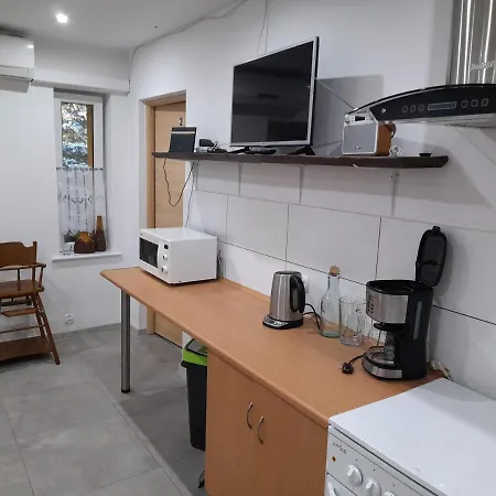 Przystanek Nowekoprzywno - Zolty Pod Kasztanem *