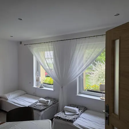 Przystanek Nowekoprzywno - Zolty Pod Kasztanem Casa vacanze