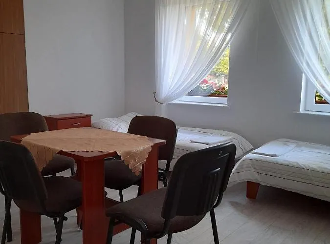 Przystanek Nowekoprzywno - Zolty Pod Kasztanem Ferienhaus Barwice